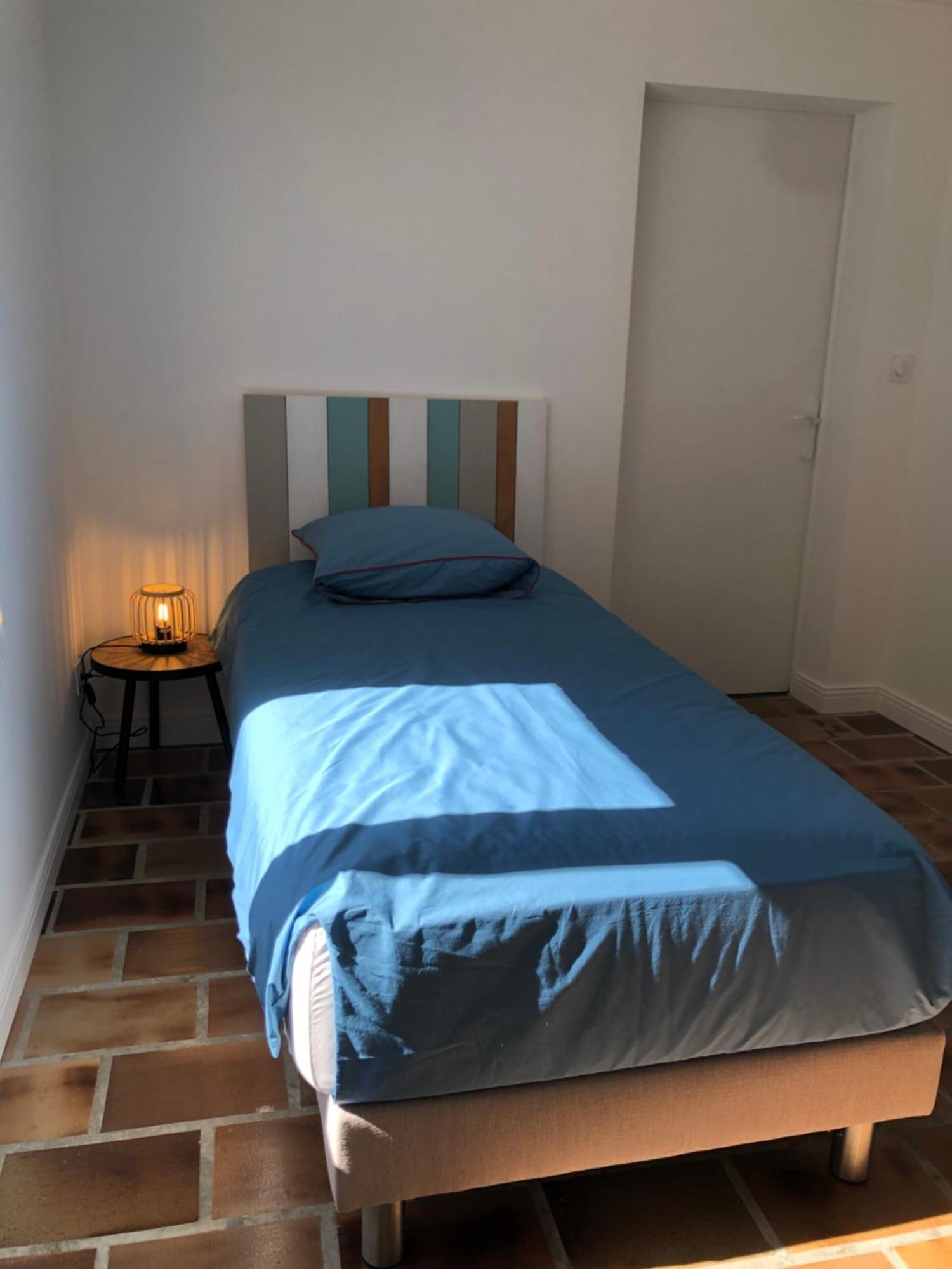 Gite En Provence Dans Grand Jardin Avec Piscine Partagee Cornillon-Confoux Bagian luar foto