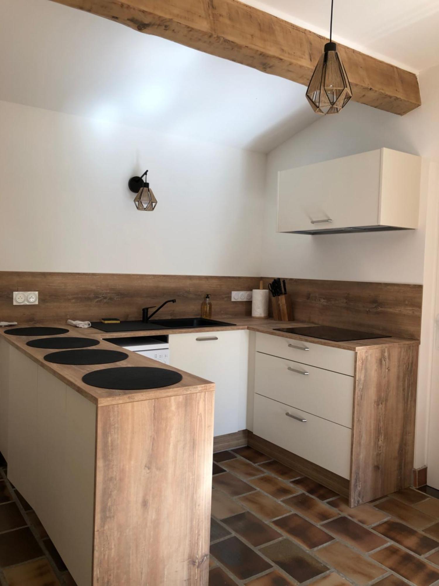 Gite En Provence Dans Grand Jardin Avec Piscine Partagee Cornillon-Confoux Bagian luar foto