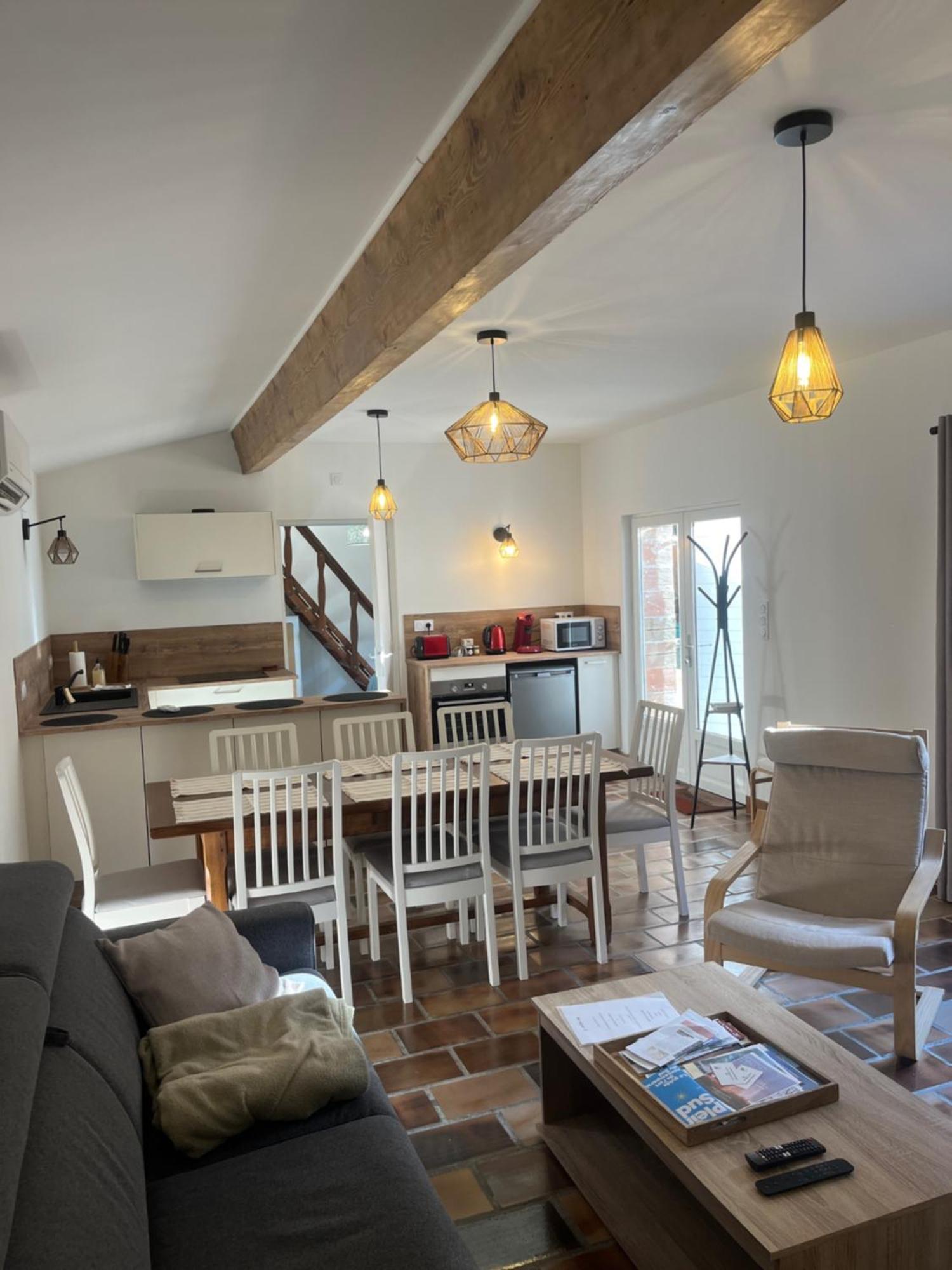 Gite En Provence Dans Grand Jardin Avec Piscine Partagee Cornillon-Confoux Bagian luar foto